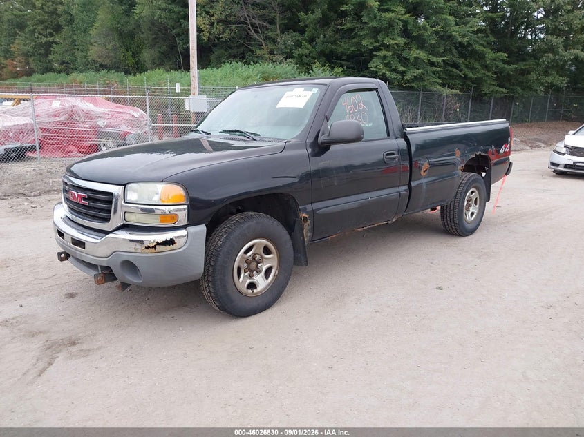 2004 GMC SIERRA 1500 auction photo 2