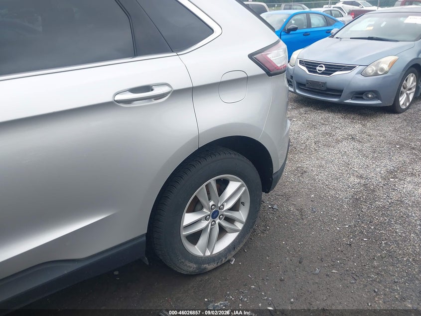 2017 FORD EDGE auction photo 6