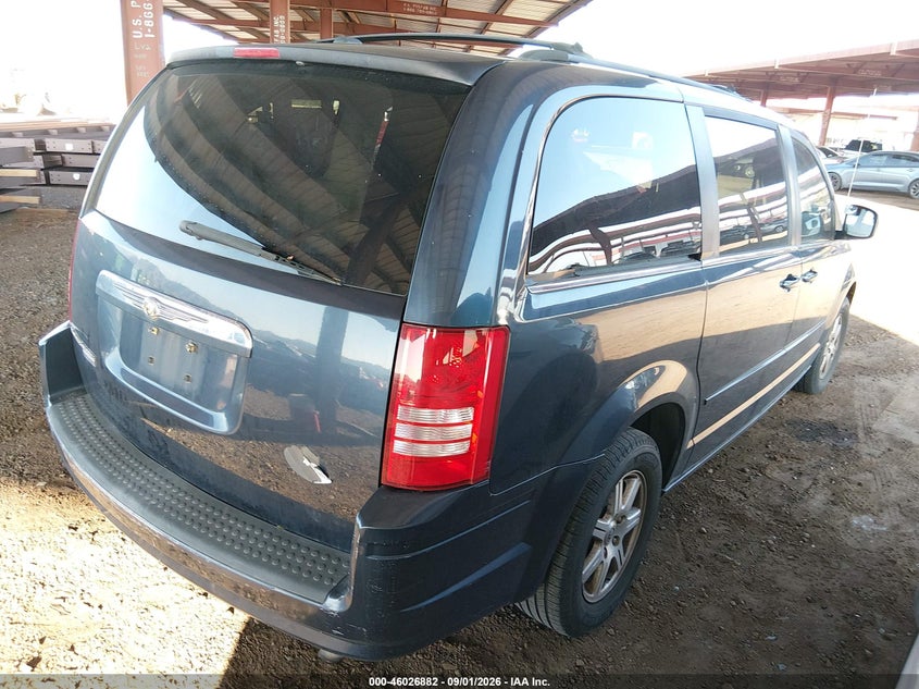2008 CHRYSLER TOWN & COUNTRY auction photo 4