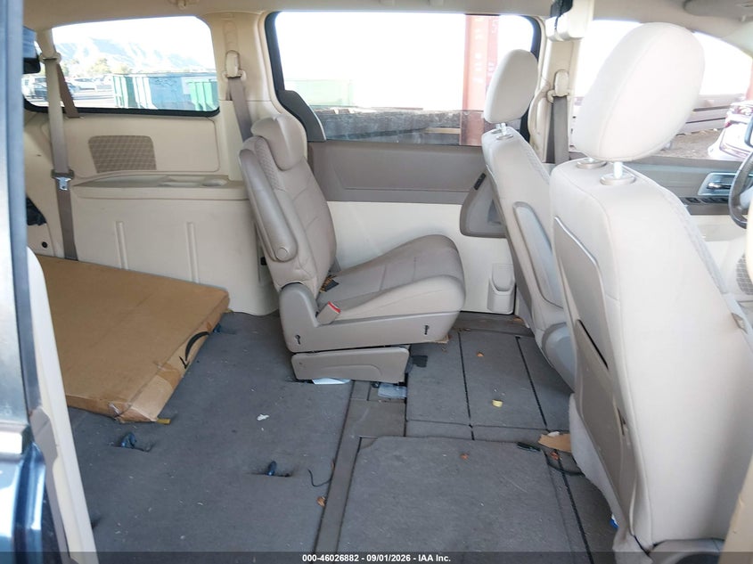 2008 CHRYSLER TOWN & COUNTRY auction photo 8