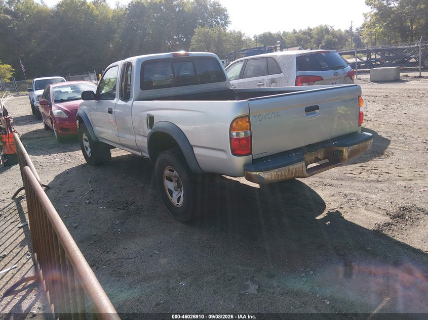 2004 TOYOTA TACOMA auction photo 3