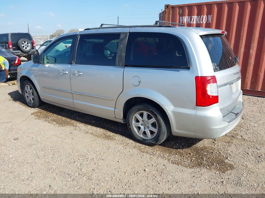2011 CHRYSLER TOWN & COUNTRY auction photo 3