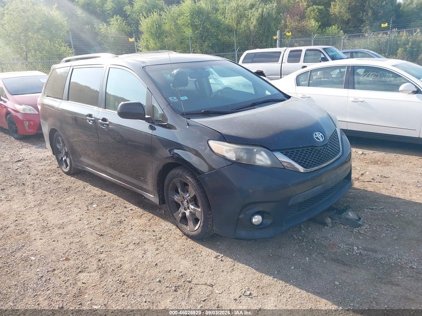 2012 TOYOTA SIENNA auction photo 1