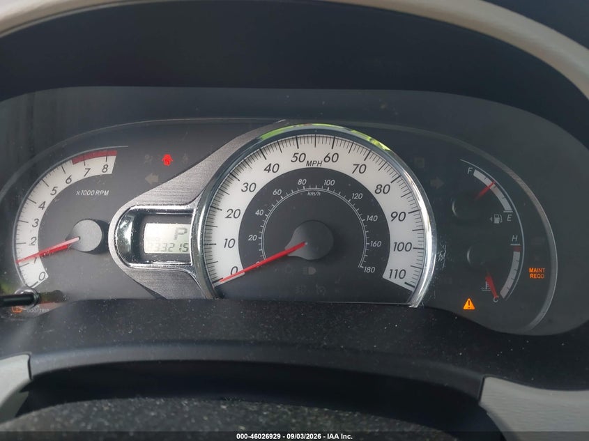 2012 TOYOTA SIENNA auction photo 7