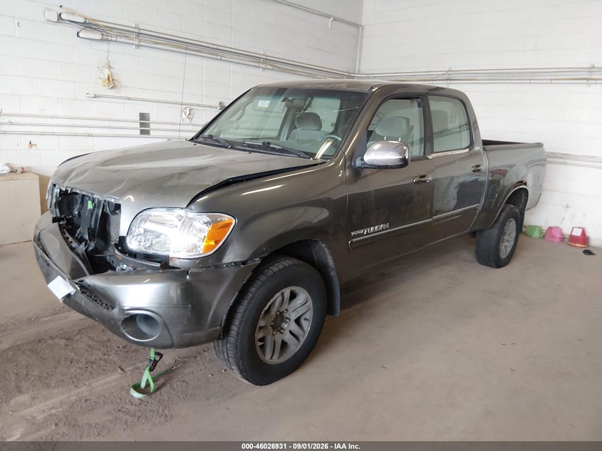 2004 TOYOTA TUNDRA auction photo 2