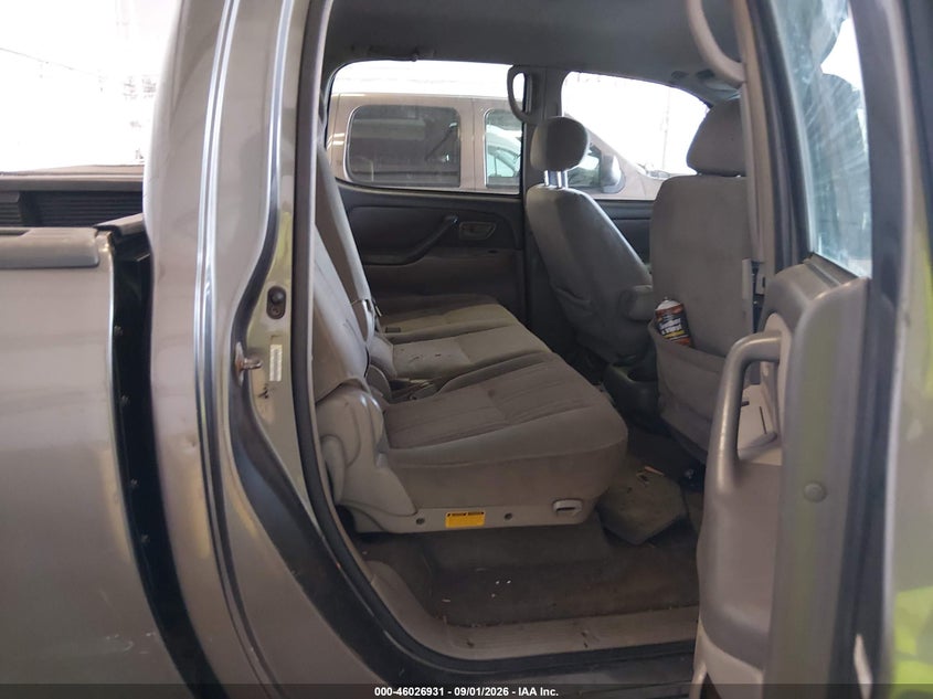 2004 TOYOTA TUNDRA auction photo 8