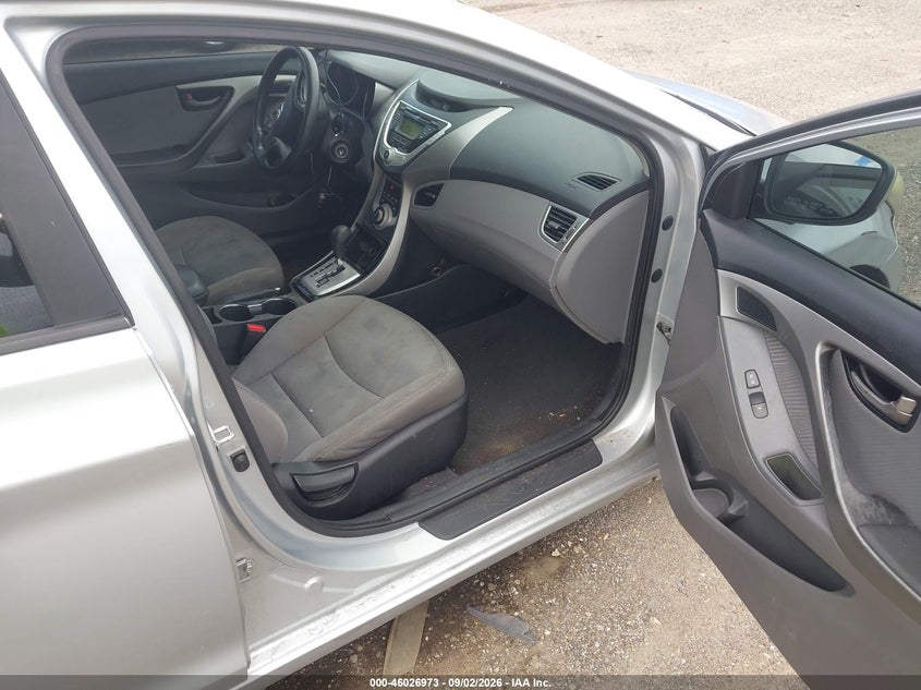 2012 HYUNDAI ELANTRA auction photo 5