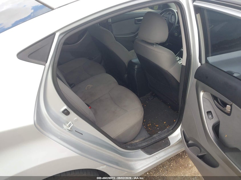 2012 HYUNDAI ELANTRA auction photo 8