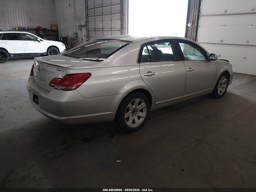 2008 TOYOTA AVALON auction photo 4