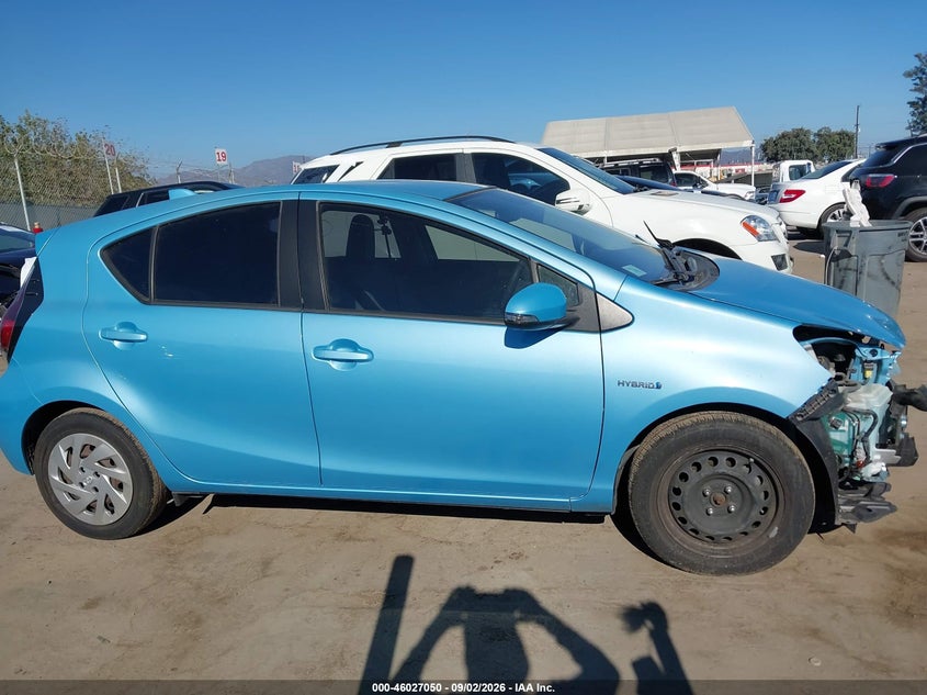 TOYOTA PRIUS C - zdjęcie 13