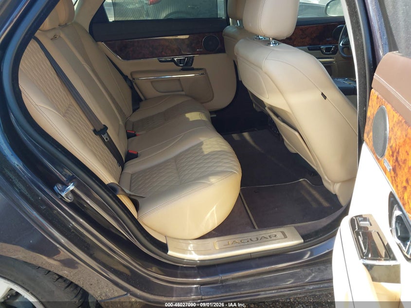 JAGUAR XJ 2016 VIN SAJWJ2GD8G8V93390