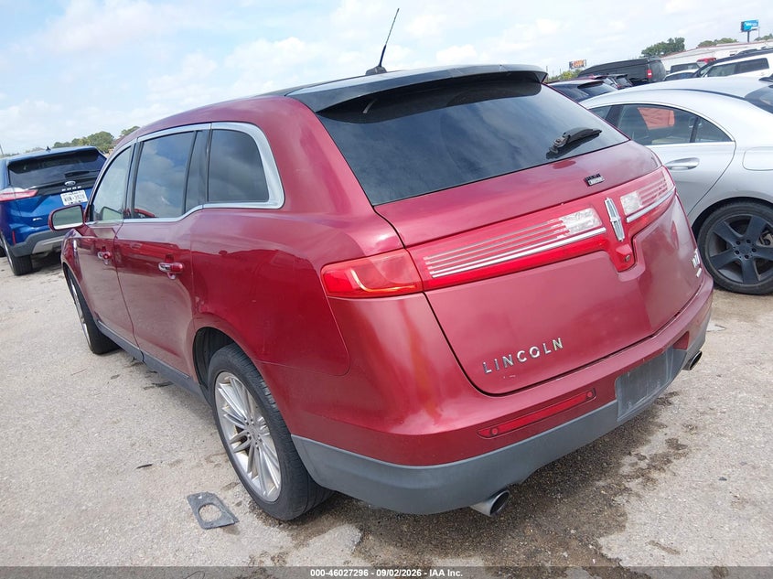 2013 LINCOLN MKT auction photo 3