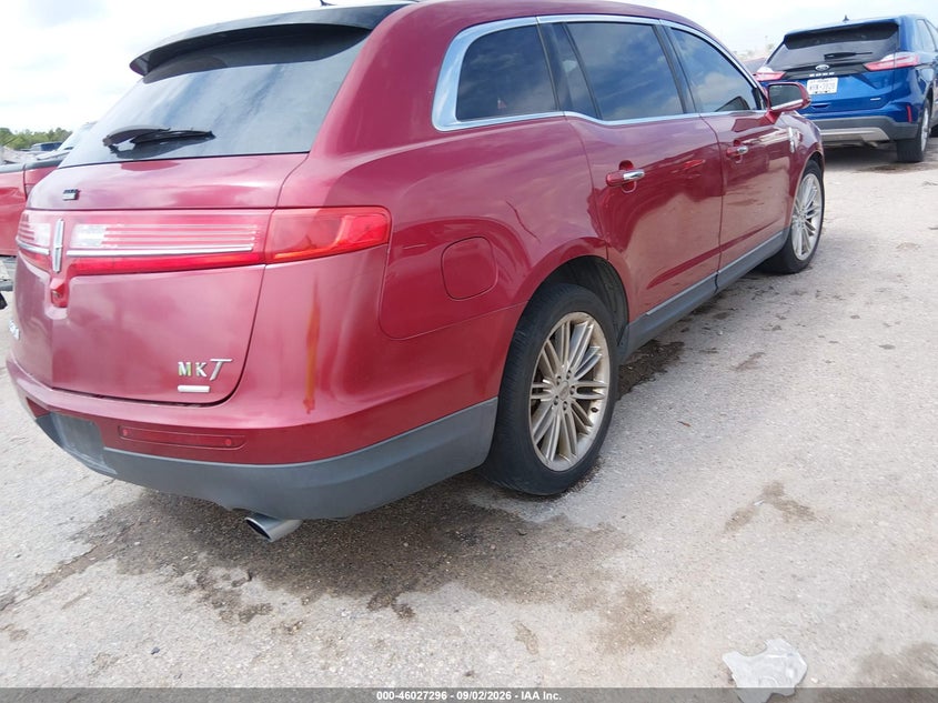 2013 LINCOLN MKT auction photo 4