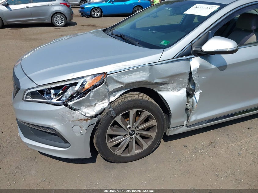 2015 HYUNDAI SONATA auction photo 6