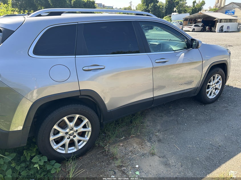 2017 JEEP CHEROKEE auction photo 4