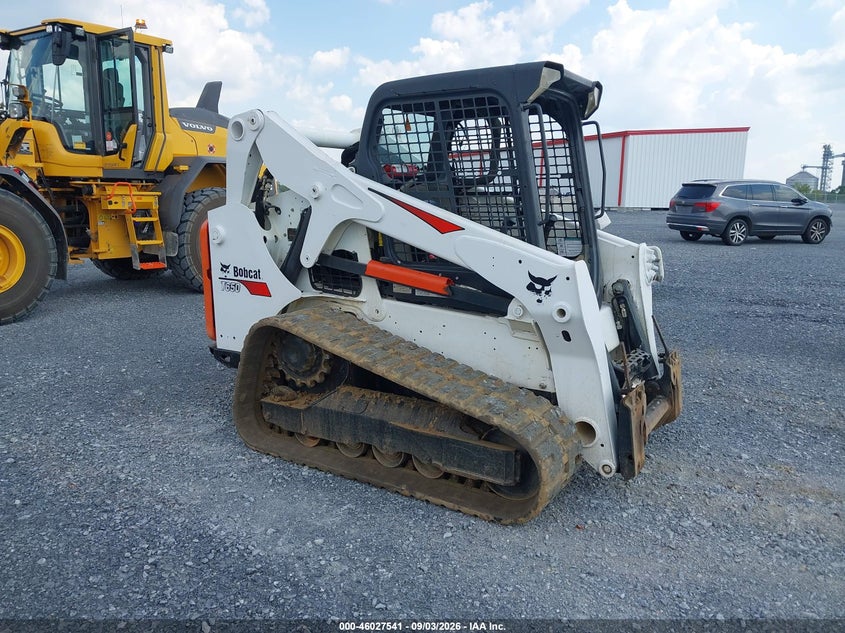 2017 BOBCAT T650 SKID STEER auction photo 1