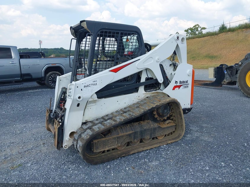 2017 BOBCAT T650 SKID STEER auction photo 2