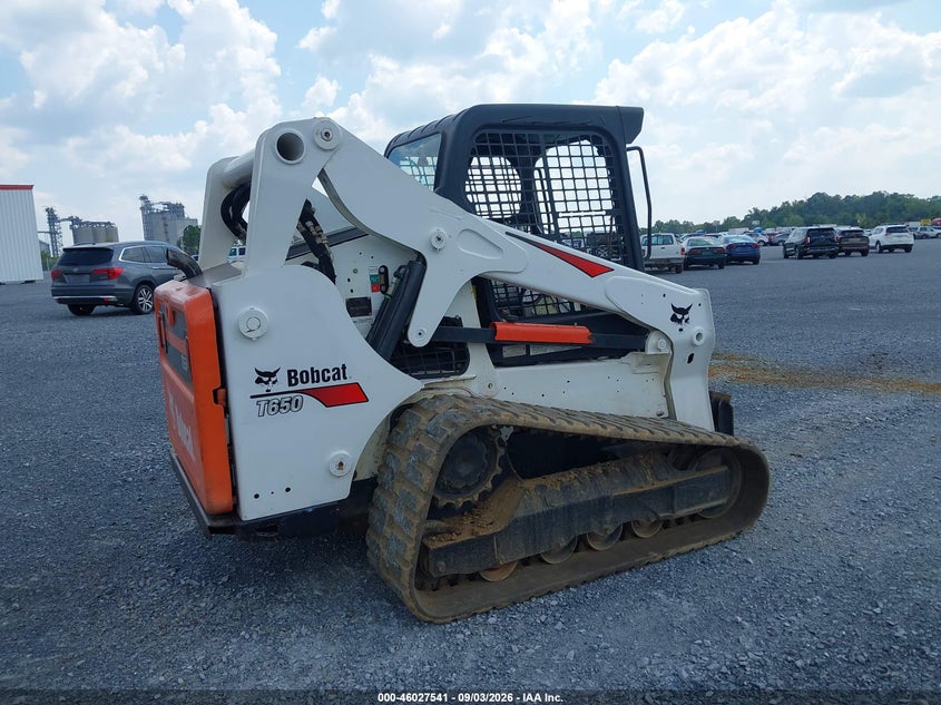 2017 BOBCAT T650 SKID STEER auction photo 4