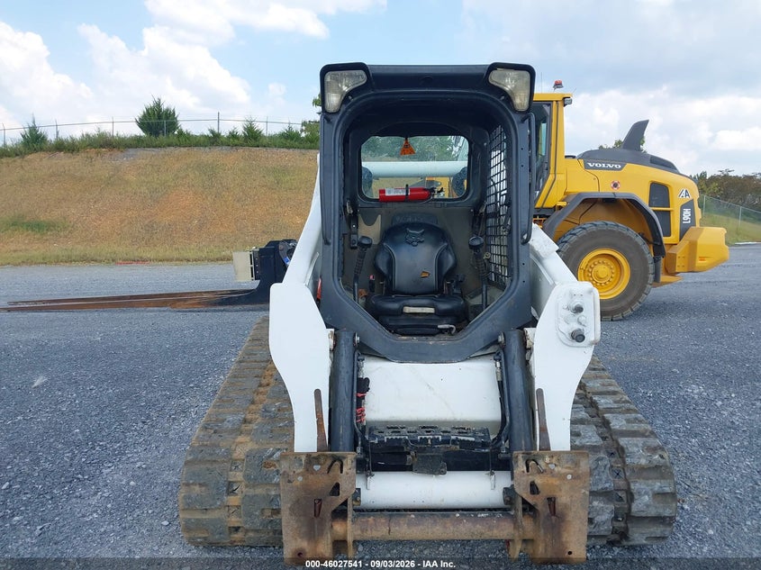 2017 BOBCAT T650 SKID STEER auction photo 6