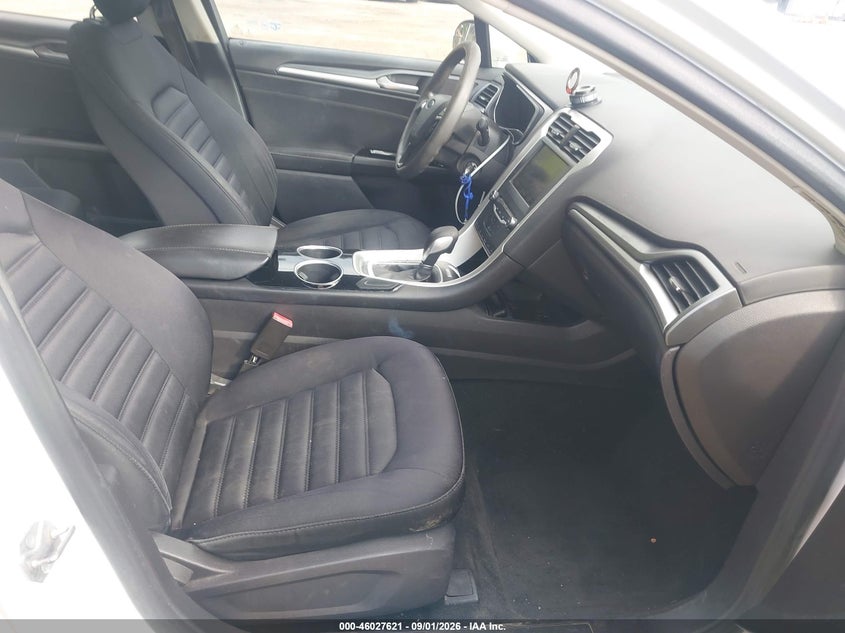 2014 FORD FUSION HYBRID auction photo 5