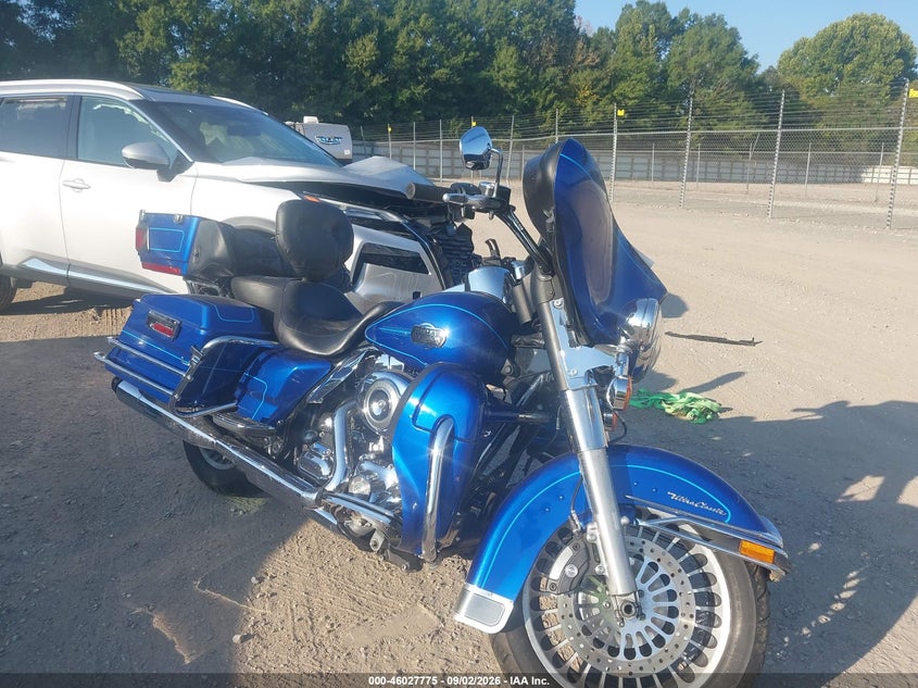 HARLEY-DAVIDSON FLHTCU 2009