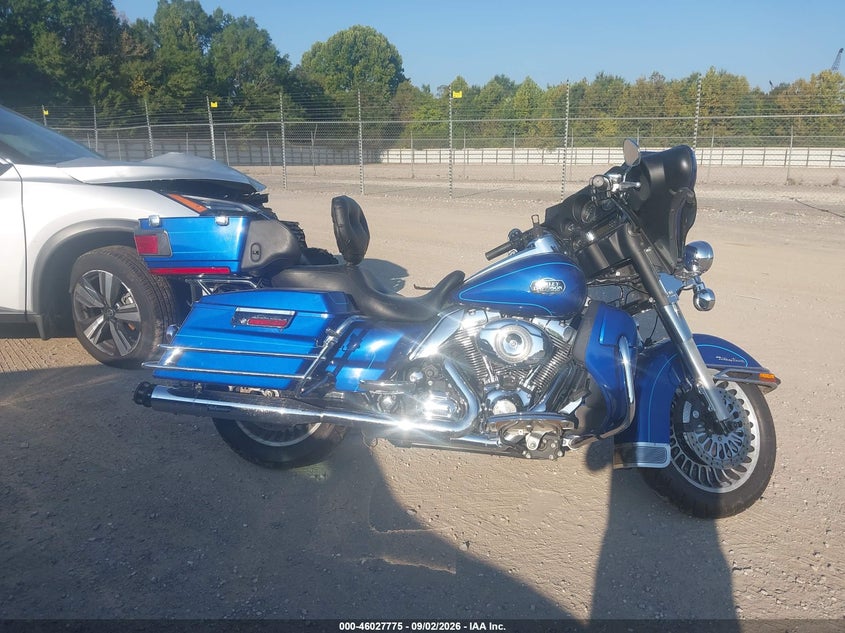 HARLEY-DAVIDSON FLHTCU 2009