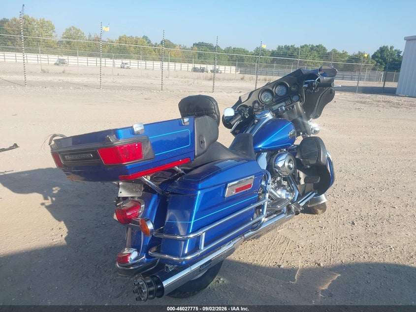 HARLEY-DAVIDSON FLHTCU 2009