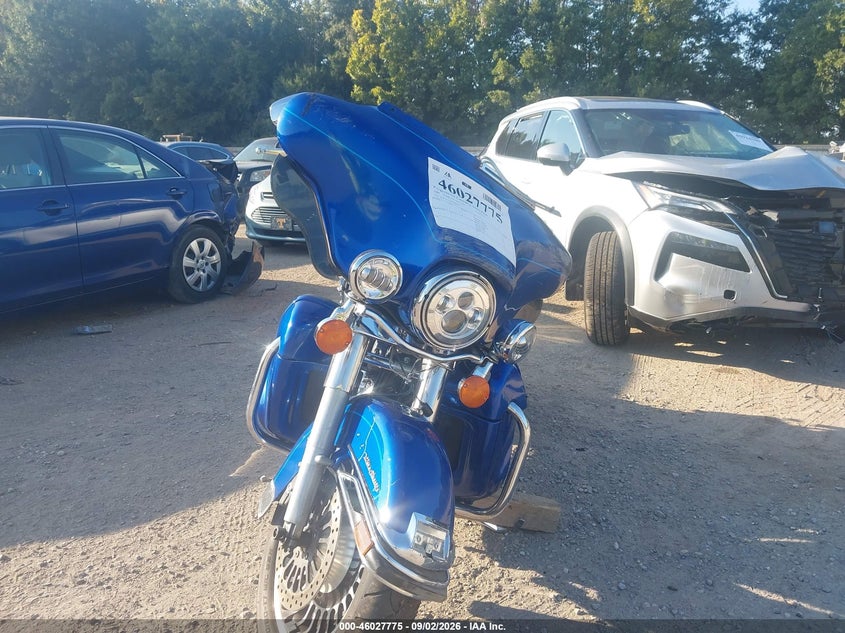 HARLEY-DAVIDSON FLHTCU 2009