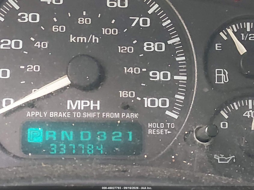 2001 CHEVROLET SUBURBAN 1500 auction photo 7
