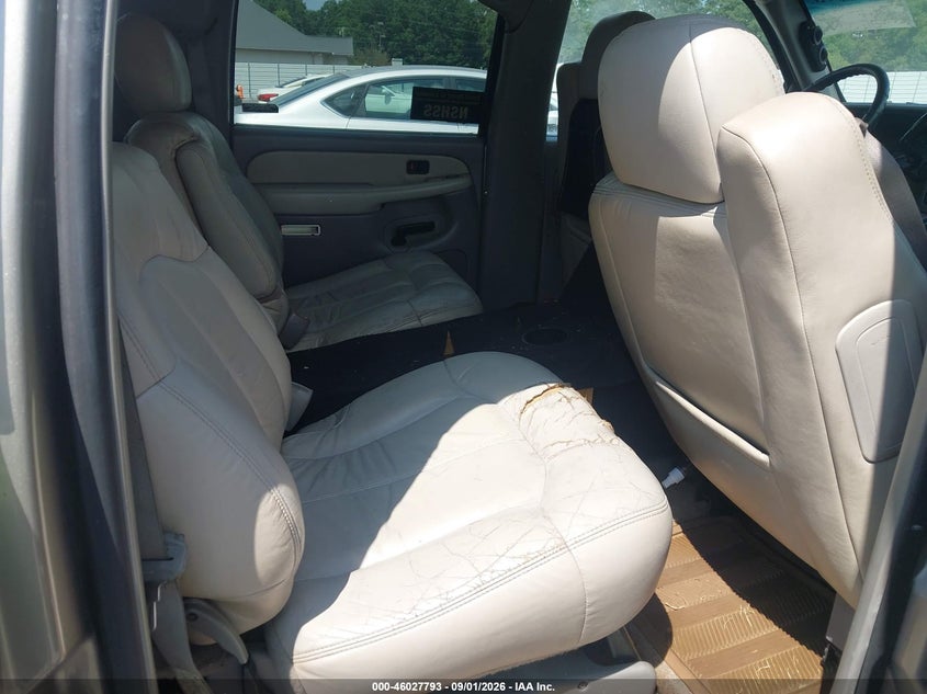2001 CHEVROLET SUBURBAN 1500 auction photo 8