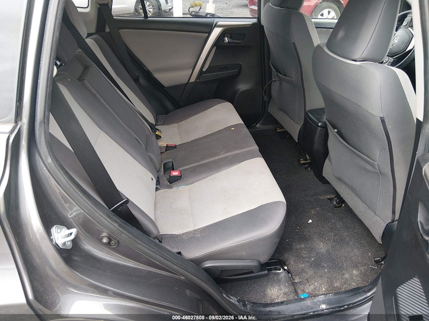 TOYOTA RAV4 - zdjęcie 8