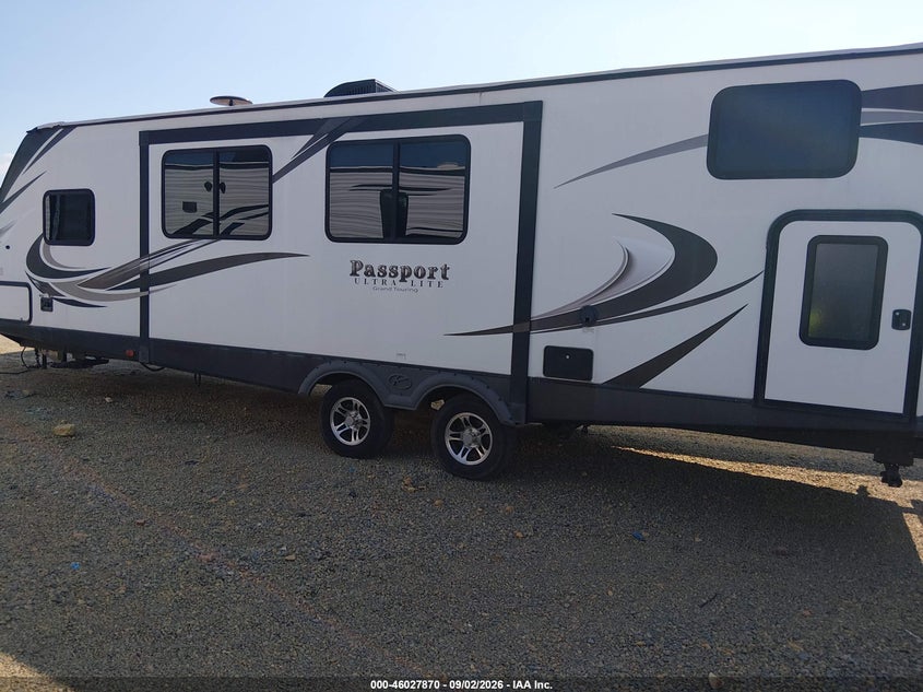 2017 KEYSTONE 2920BH auction photo 3