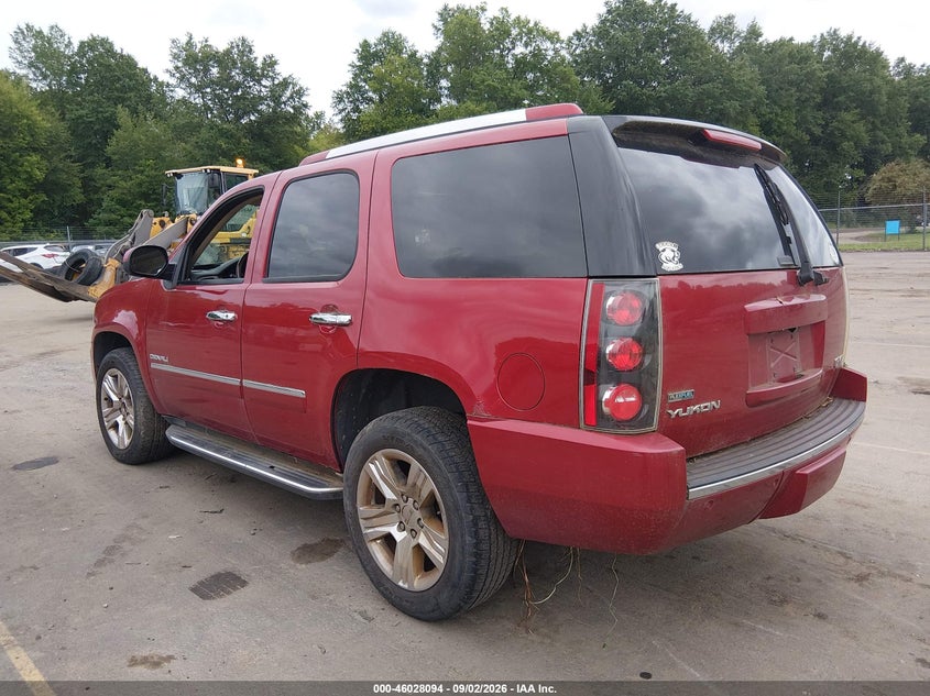2012 GMC YUKON DENALI · Фото 3