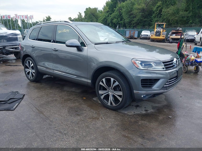 Vin: wvgrf7bp0hd002369, lot: 46527713, volkswagen touareg v6 wolfsburg edition 2017 img_1