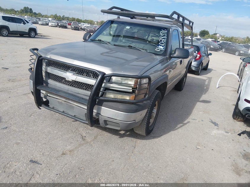 2003 CHEVROLET SILVERADO 2500 auction photo 2