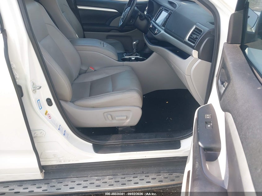 TOYOTA HIGHLANDER - zdjęcie 5