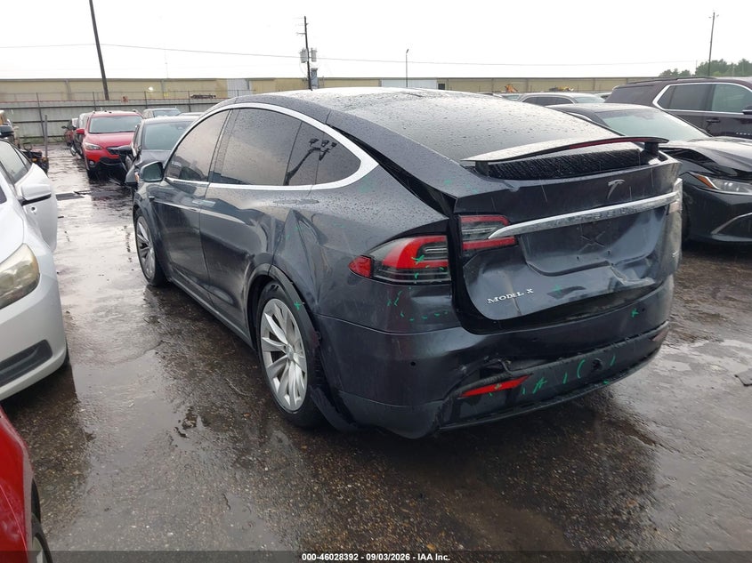 TESLA MODEL X - zdjęcie 3