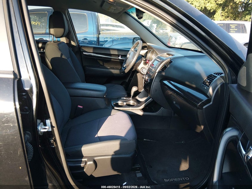 2013 KIA SORENTO auction photo 5