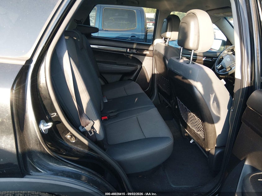 2013 KIA SORENTO auction photo 8