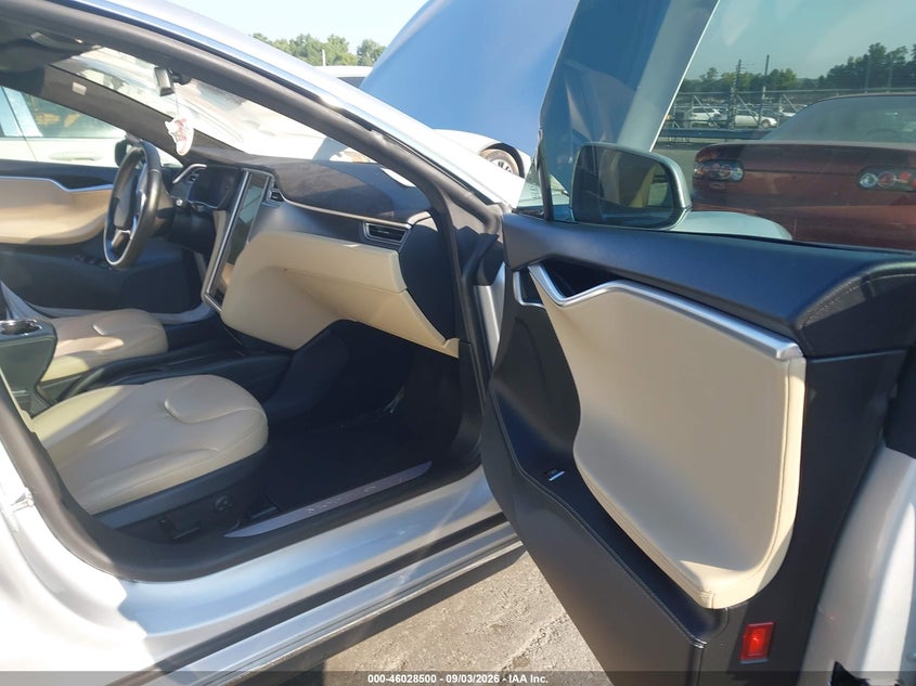 2015 TESLA MODEL S auction photo 5