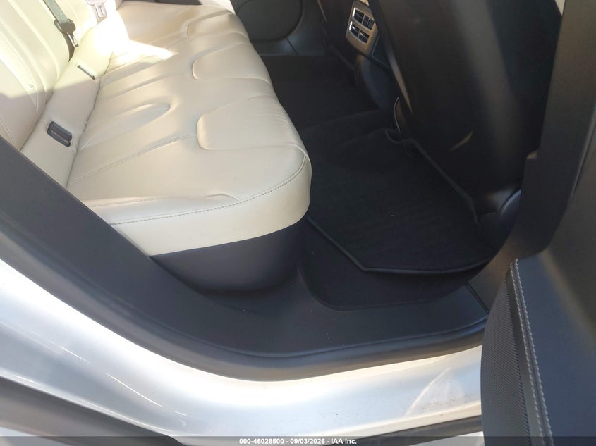 2015 TESLA MODEL S auction photo 8