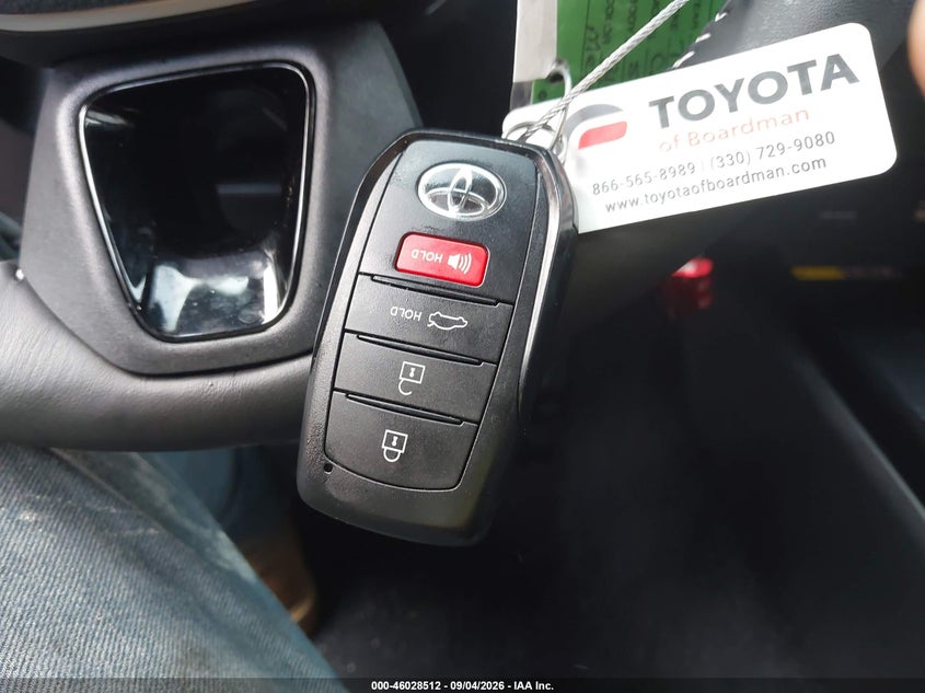TOYOTA CAMRY - zdjęcie 11
