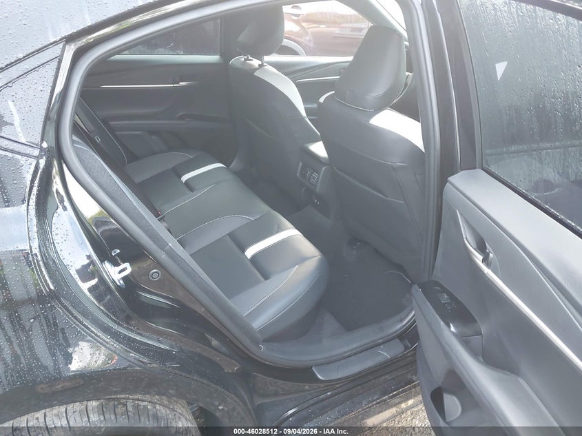 TOYOTA CAMRY - zdjęcie 8