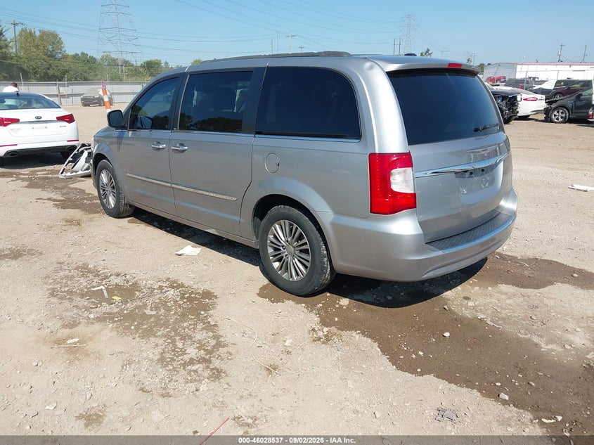 2014 CHRYSLER TOWN & COUNTRY auction photo 3