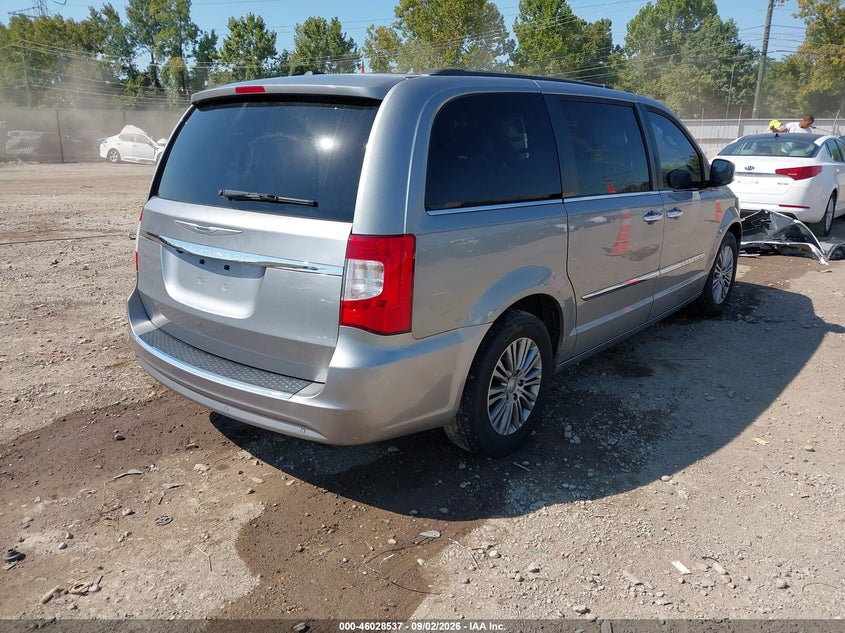 2014 CHRYSLER TOWN & COUNTRY auction photo 4