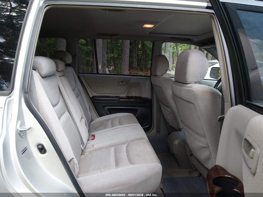 2003 TOYOTA HIGHLANDER auction photo 8