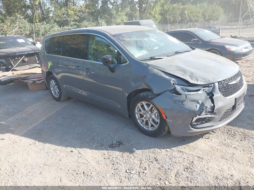 2025 CHRYSLER PACIFICA auction photo 1