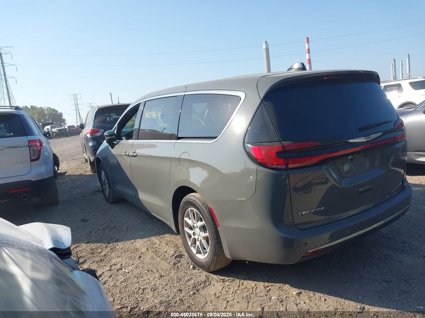 2025 CHRYSLER PACIFICA auction photo 3