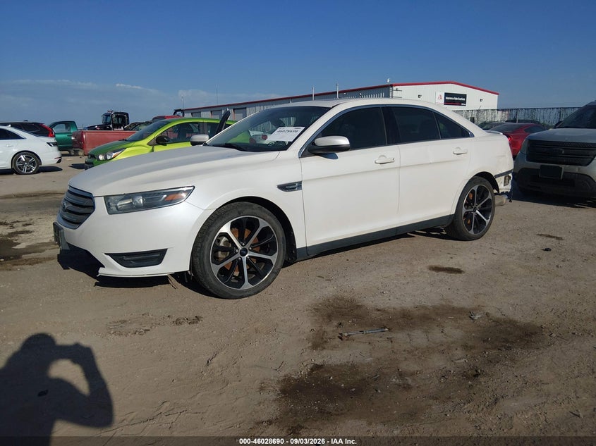 2015 FORD TAURUS auction photo 2