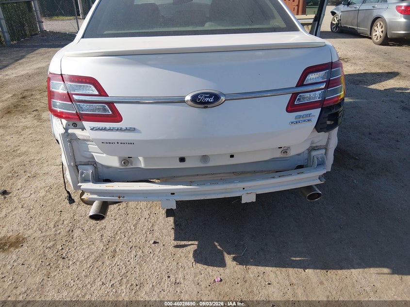 2015 FORD TAURUS auction photo 6